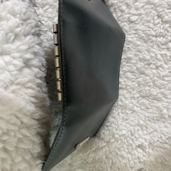 Givenchy Gray keycase with six key holders, excellent condition - Picture 5 of 10